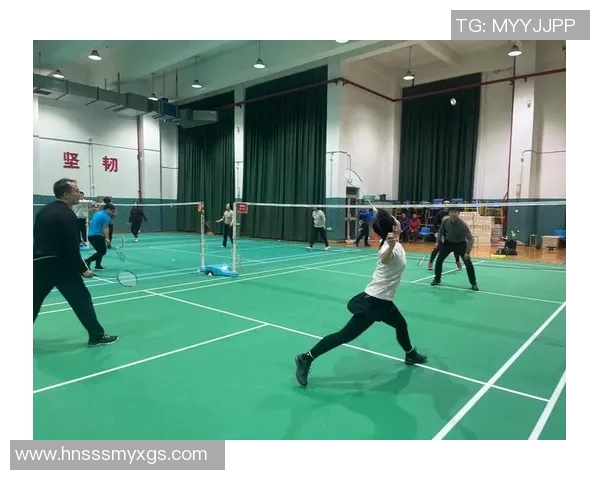 重庆羽毛球队的节奏与激情:聚焦羽毛球运动的未来发展与挑战 重庆羽毛球队的节奏与激情:聚焦羽毛球运动的未来发展与挑战