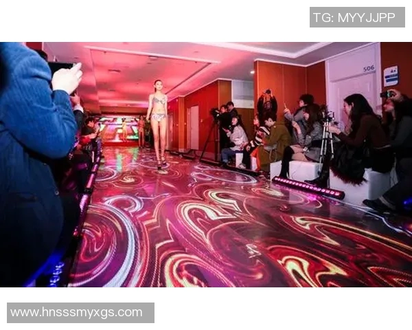 内特与网红直播的对决揭示了新媒体时代的娱乐变革与观众心理