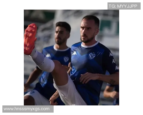 拉努斯与萨斯菲尔德激战正酣谁能在这场对决中笑到最后