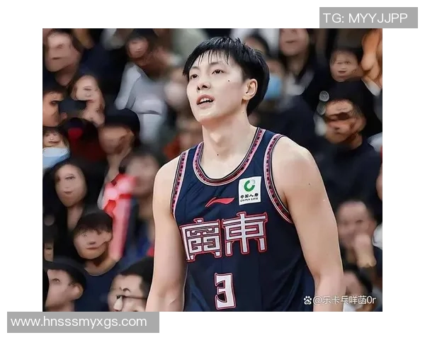 胡明轩:从青涩球员到篮球场上的璀璨明星之路与成长故事 胡明轩:从青涩球员到篮球场上的璀璨明星之路与成长故事
